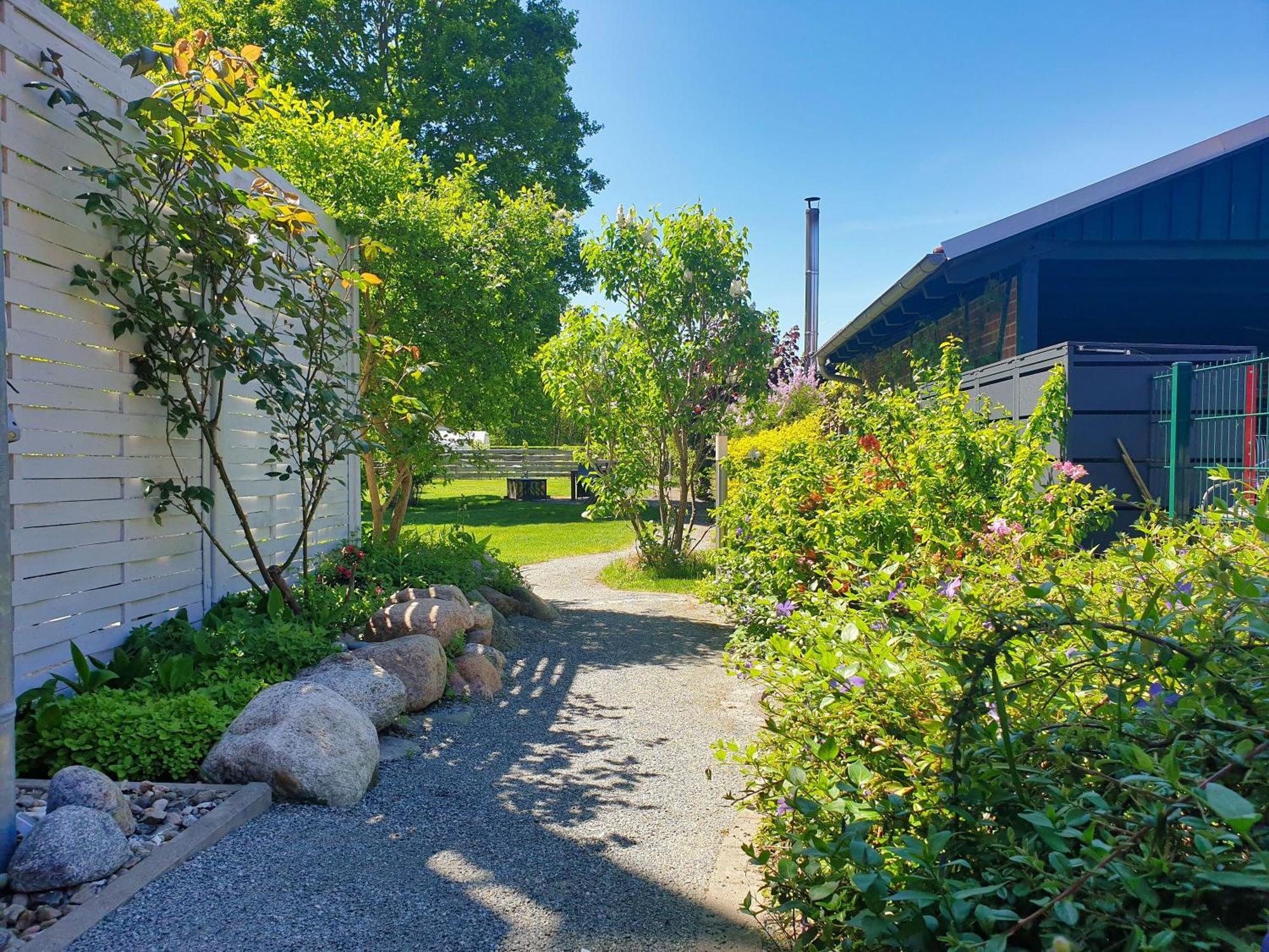 Fewo Am Wald Fewo 03 - Balkon, Gartennutzung, Sauna Glowe Exteriör bild